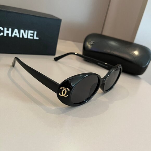 CHANEL Women\'s Black Sunglasses